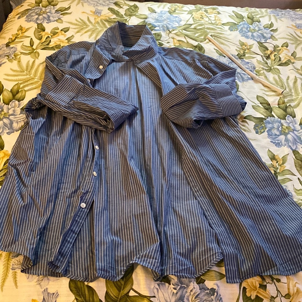 Perry Ellis dress shirt used in great condition